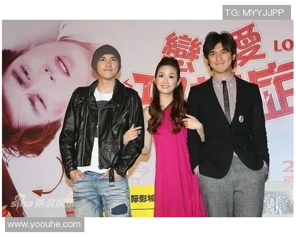 帅哥与足球明星亲密合影视频分享展现运动魅力与青春风采 帅哥与足球明星亲密合影视频分享展现运动魅力与青春风采