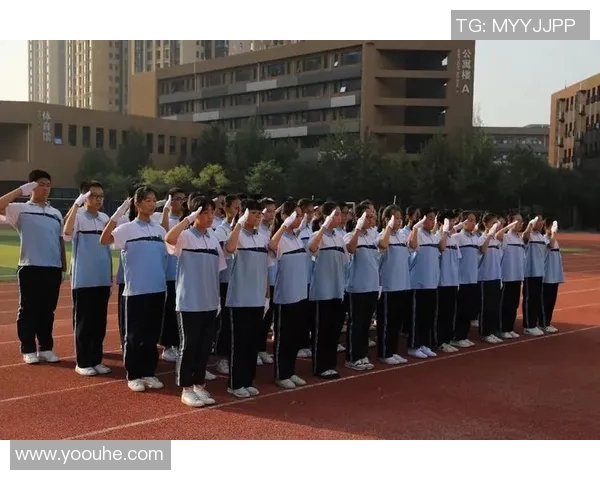 法国足球明星们的敬礼瞬间展现了他们的风采与激情 法国足球明星们的敬礼瞬间展现了他们的风采与激情