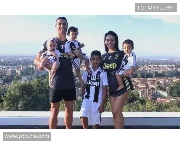 足球明星C罗儿子资料揭秘成长经历与未来发展潜力分析 足球明星C罗儿子资料揭秘成长经历与未来发展潜力分析