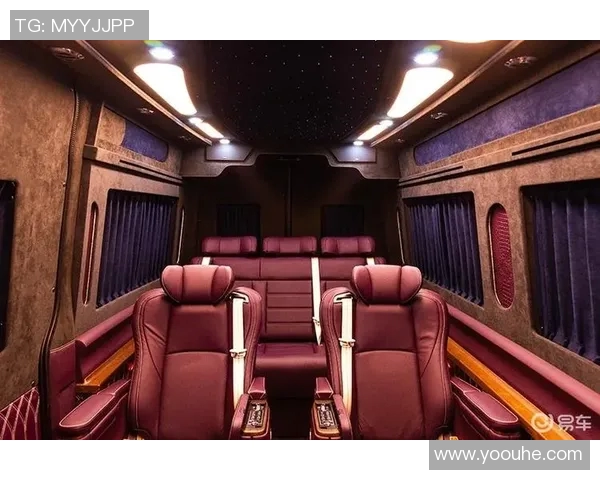 足球明星的豪华座驾揭秘领略他们的顶级驾驶体验与奢华生活方式