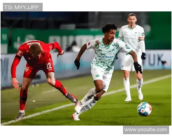 拜仁慕尼黑迎战明斯特普鲁士全力争胜展现球队实力与风采 拜仁慕尼黑迎战明斯特普鲁士全力争胜展现球队实力与风采